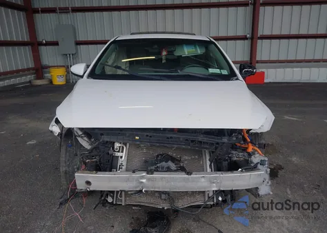 2019 Hyundai Ioniq Plug-In Hybrid Limited from USA, damaged, VIN KMHC75LD3KU147148